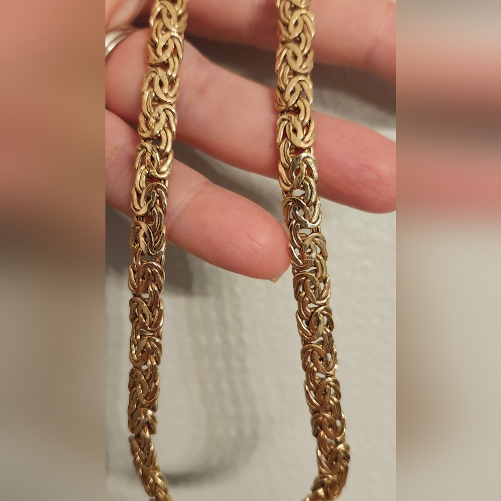 10kt gold binzantine necklace Solid gold